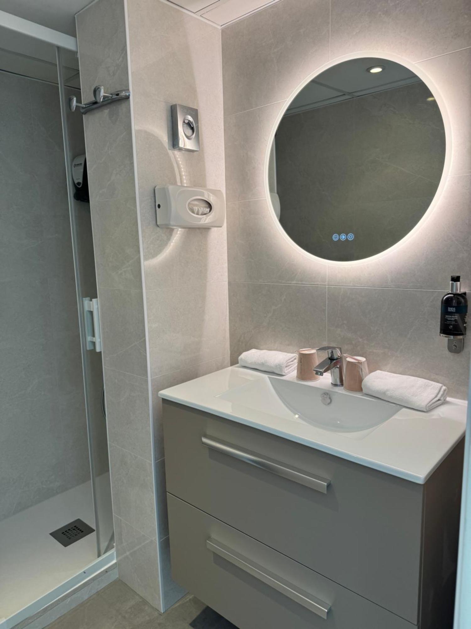 Hotel Calme Des Pins & Spa Les Sables-dʼOlonne Esterno foto