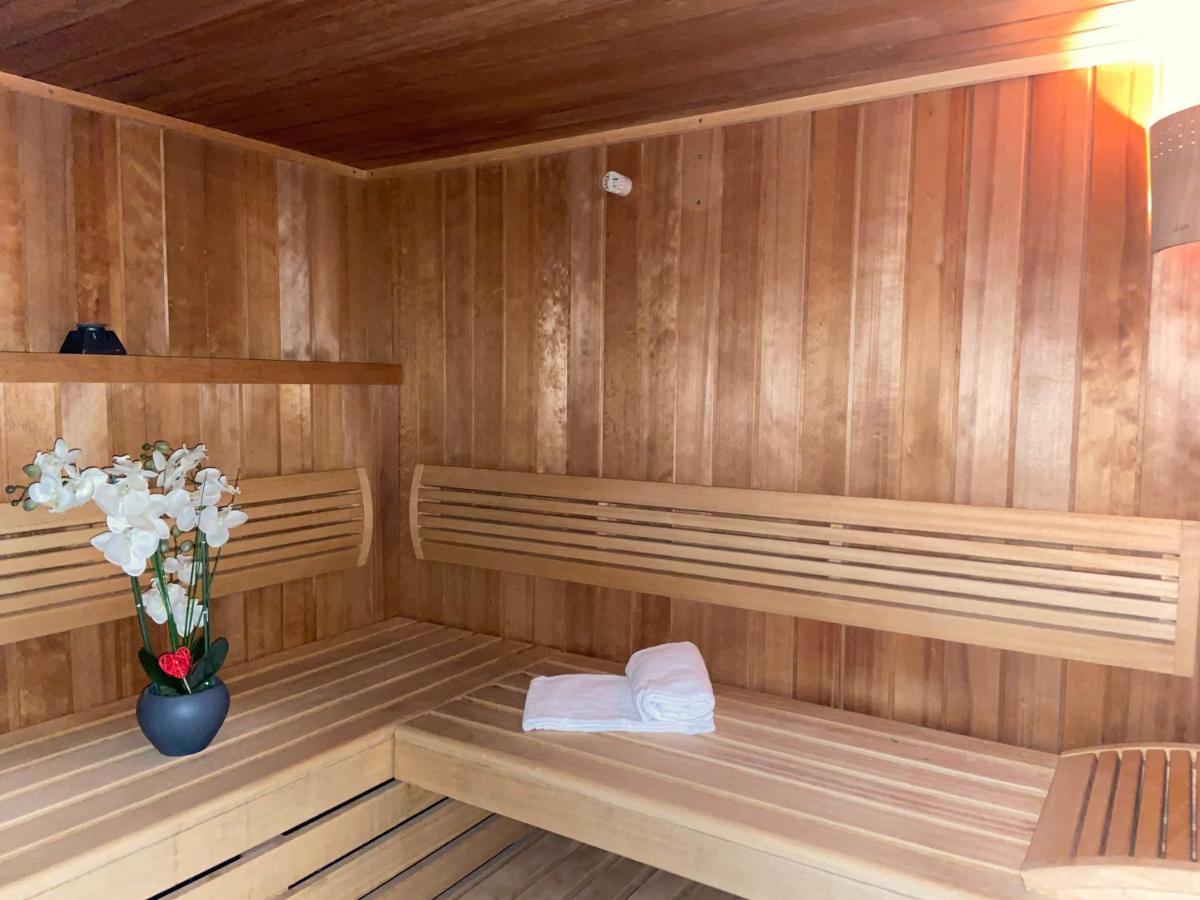 Hotel Calme Des Pins & Spa Les Sables-dʼOlonne Esterno foto
